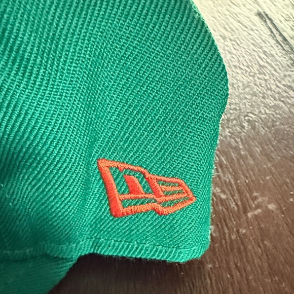 San Francisco Giants New Era Green Cap with Orange Logo 7 3/4 Irish - Picture 2 of 6